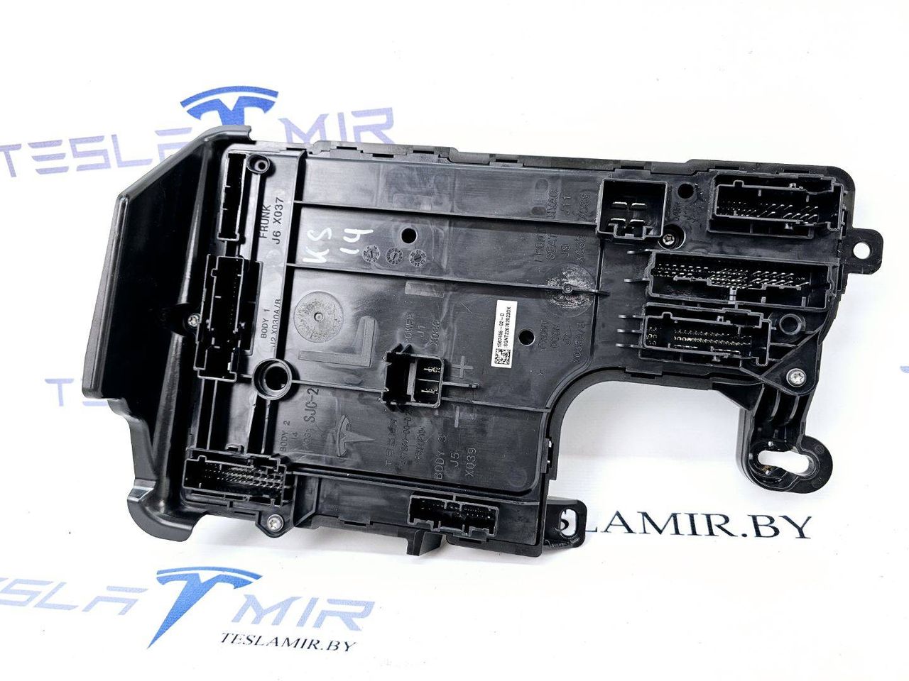 Блок управления BCM (бортовой сети) (Body Control Module) Боди Tesla Model 3 1 поколение 2022, 1567455-00, 1078673-90, 1078673-99, 1078673-32, 1497850-00, 1567359-00, 1567455-02 - фото №1