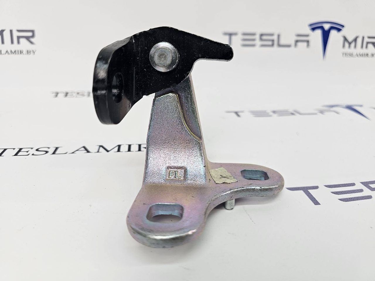 петля двери Tesla Model Y 1 поколение 2021, 1497492-00, 1626073-00, 1626074-00 - фото №1