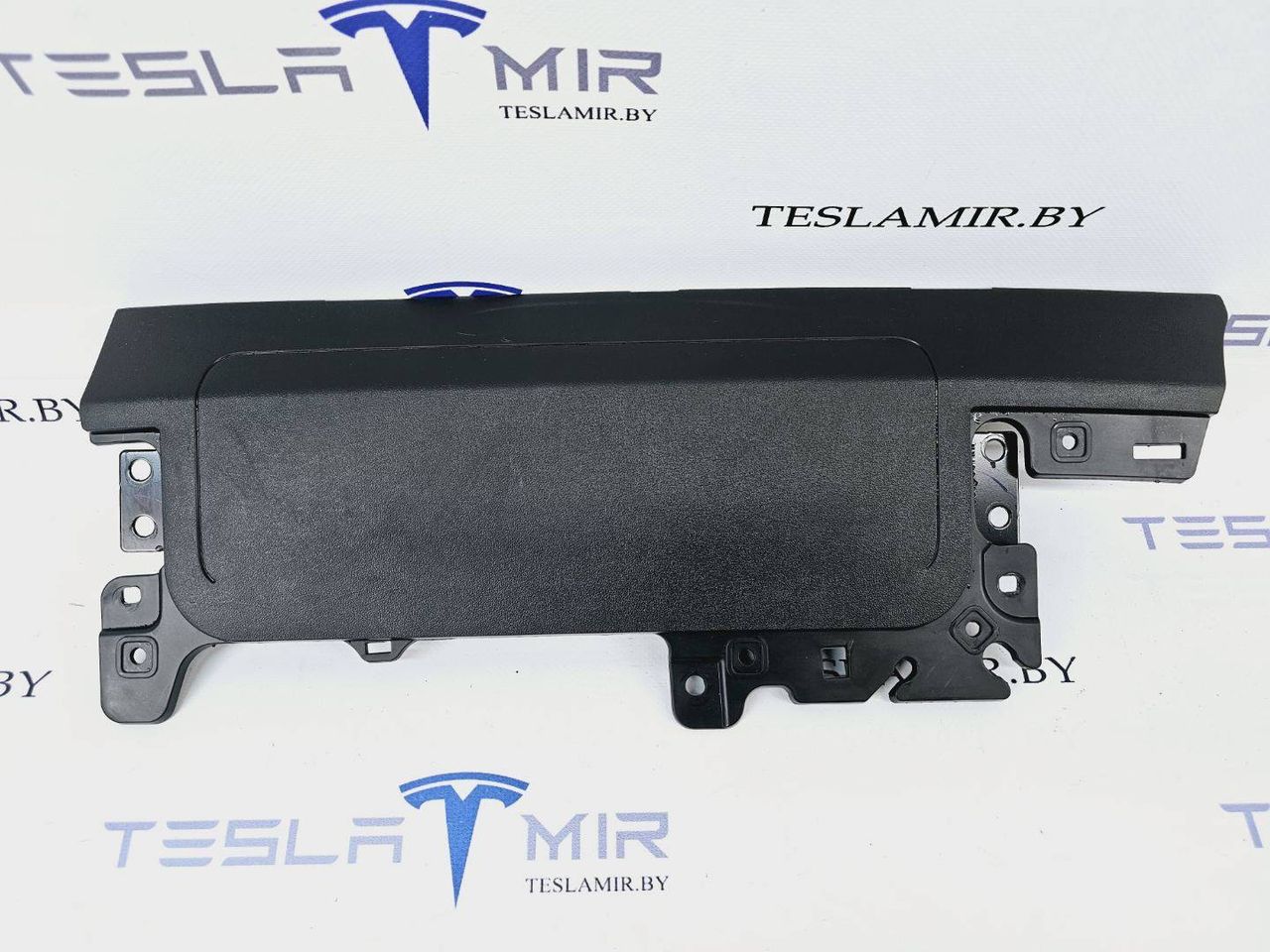 подушка безопасности коленная Tesla Model 3 1 поколение 2023, 1143753-00, 1077826-00, 1083350-00 - фото №1