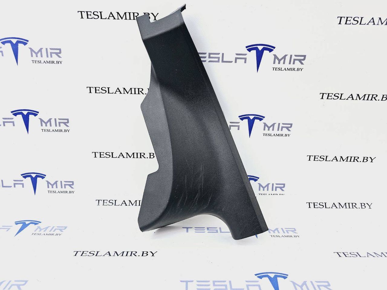 Накладка стойки С внутренняя левая нижняя Tesla Model 3 1 поколение 2023, 1086309-00 - фото №1