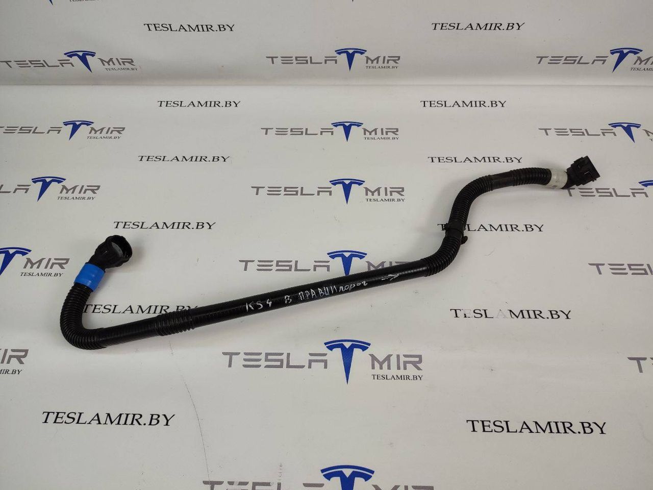 Шланг системы охлаждения - трубопровод порога Tesla Model 3 1 поколение 2023, 1501345-00 - фото №1