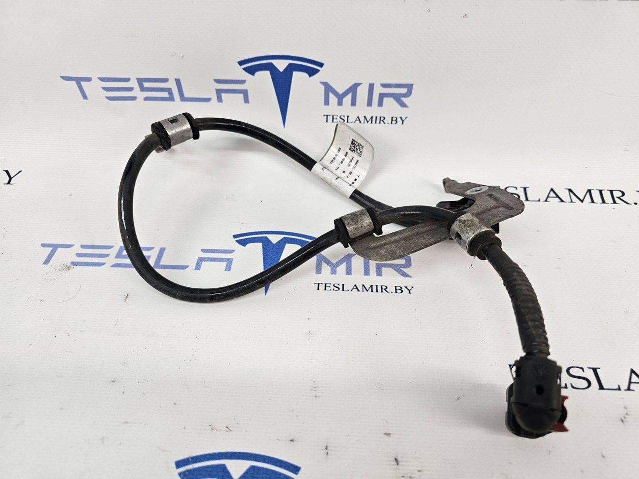 Электропроводка суппорта (ручника) левая Tesla Model 3 1 поколение 2023, 1044781-00 - фото №1