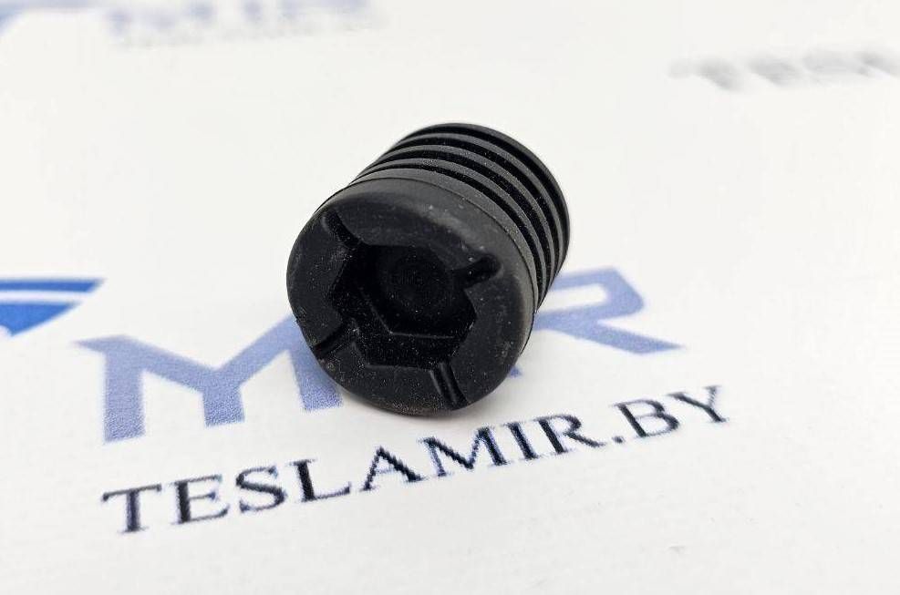 Демпфер упора крышки капота Tesla Model 3 1 поколение 2022, 1090735-00 - фото №1