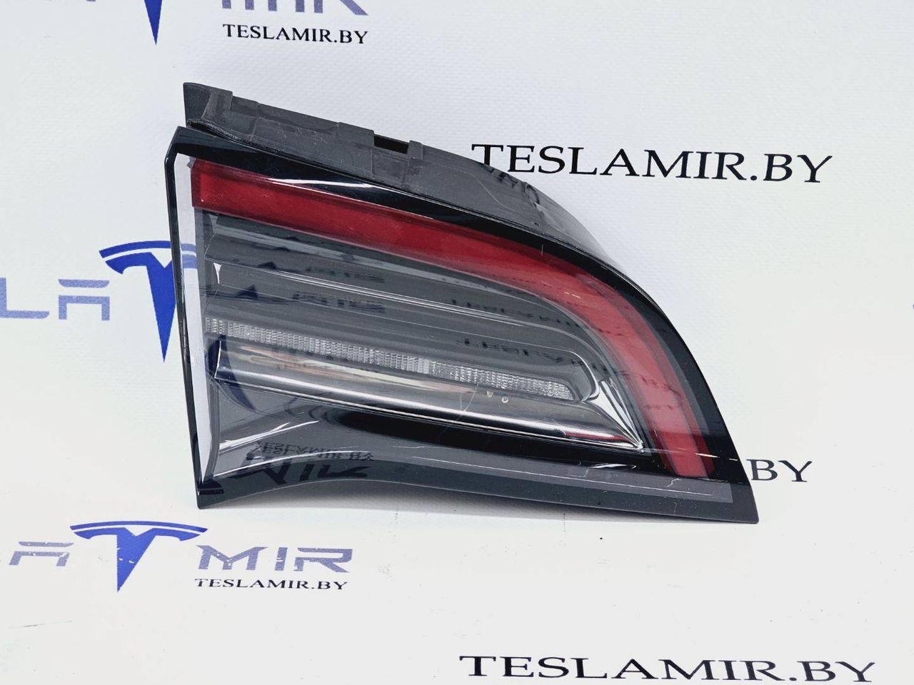 фонарь крышки багажника левый Tesla Model Y 1 поколение 2021, 1502088-00, 1077401-00, 1502088-96 - фото №1