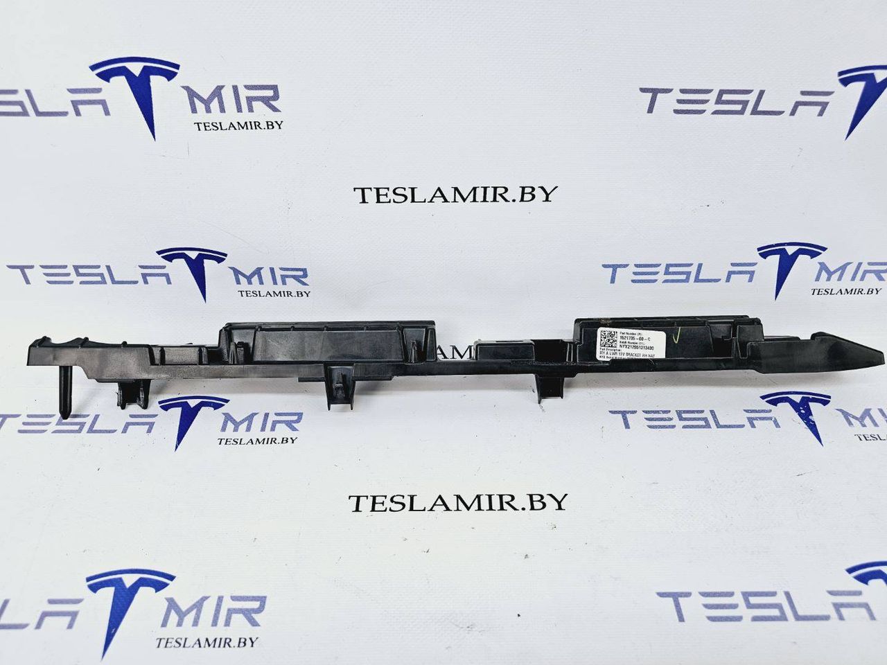 Кронштейн порога передний правый Tesla Model Y 1 поколение 2021, 1521705-00 - фото №1