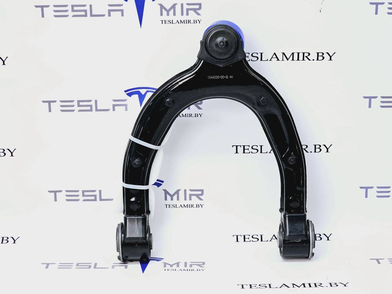 Рычаг верхний передний (подкова) правый Tesla Model 3 1 поколение 2020, 1044326-00 - фото №1