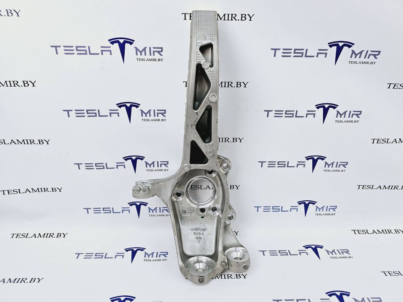 кулак поворотный правый Tesla Model Y 1 поколение 2021, 1188316-00 - фото №1