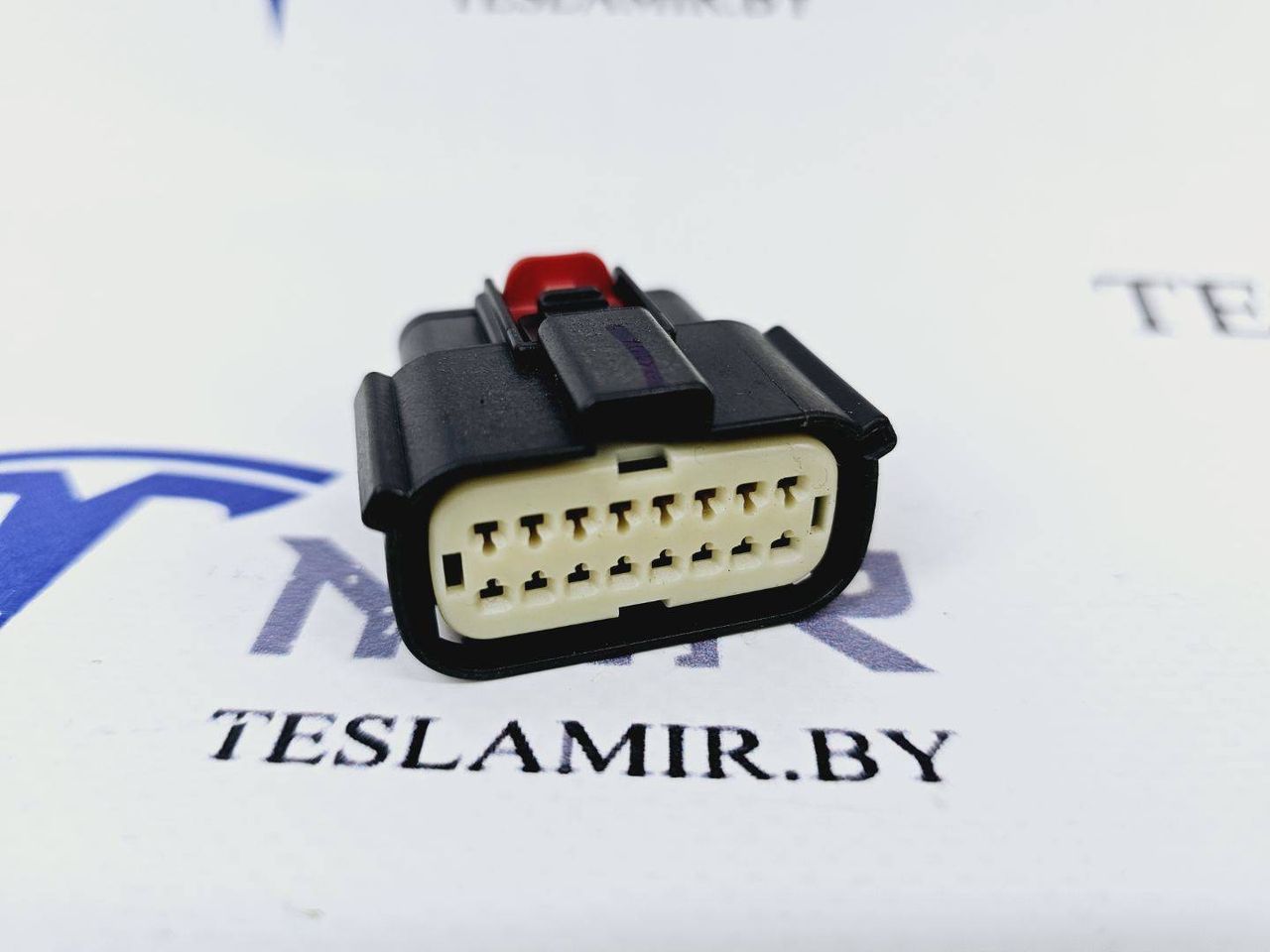 Разъем (фишка) проводки бампера переднего Tesla Model 3 1 поколение 2021, 2067958-00 - фото №1