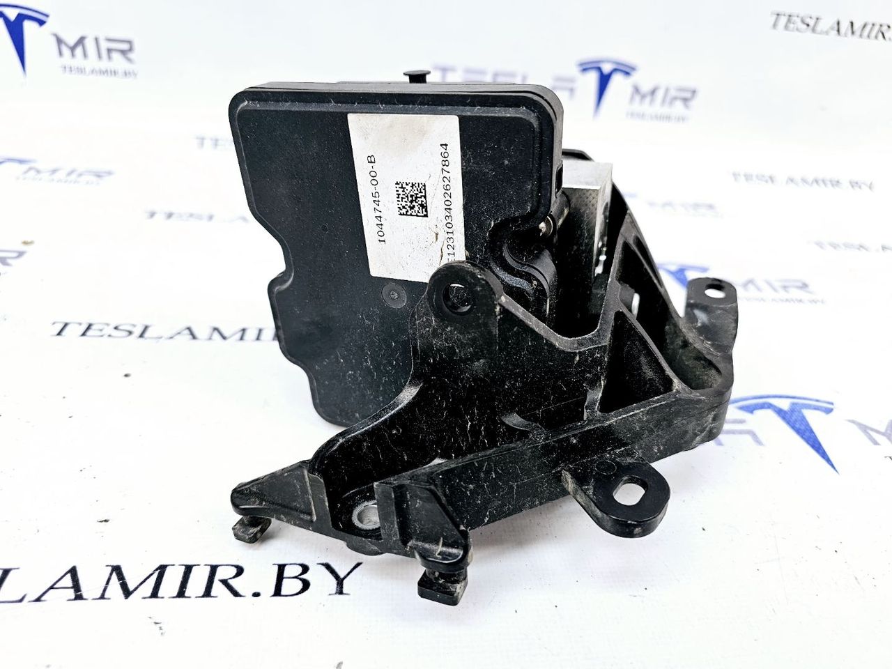 блок ABS Tesla Model 3 1 поколение 2023, 1044745-00, 1103541-00, 1188741-50, 1044711-00 - фото №1