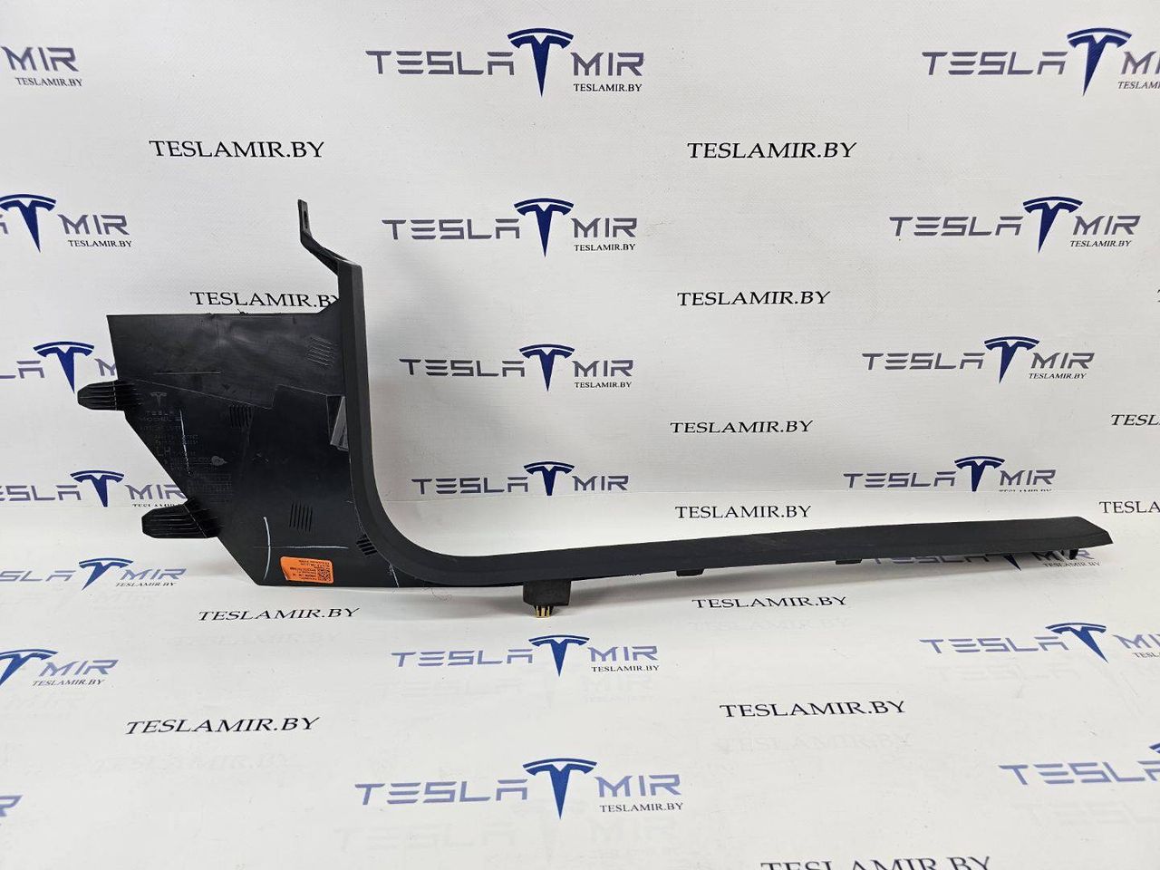 Накладка декоративная стойки А внутренняя левая нижняя Tesla Model 3 1 поколение 2023, 1086290-00 - фото №1