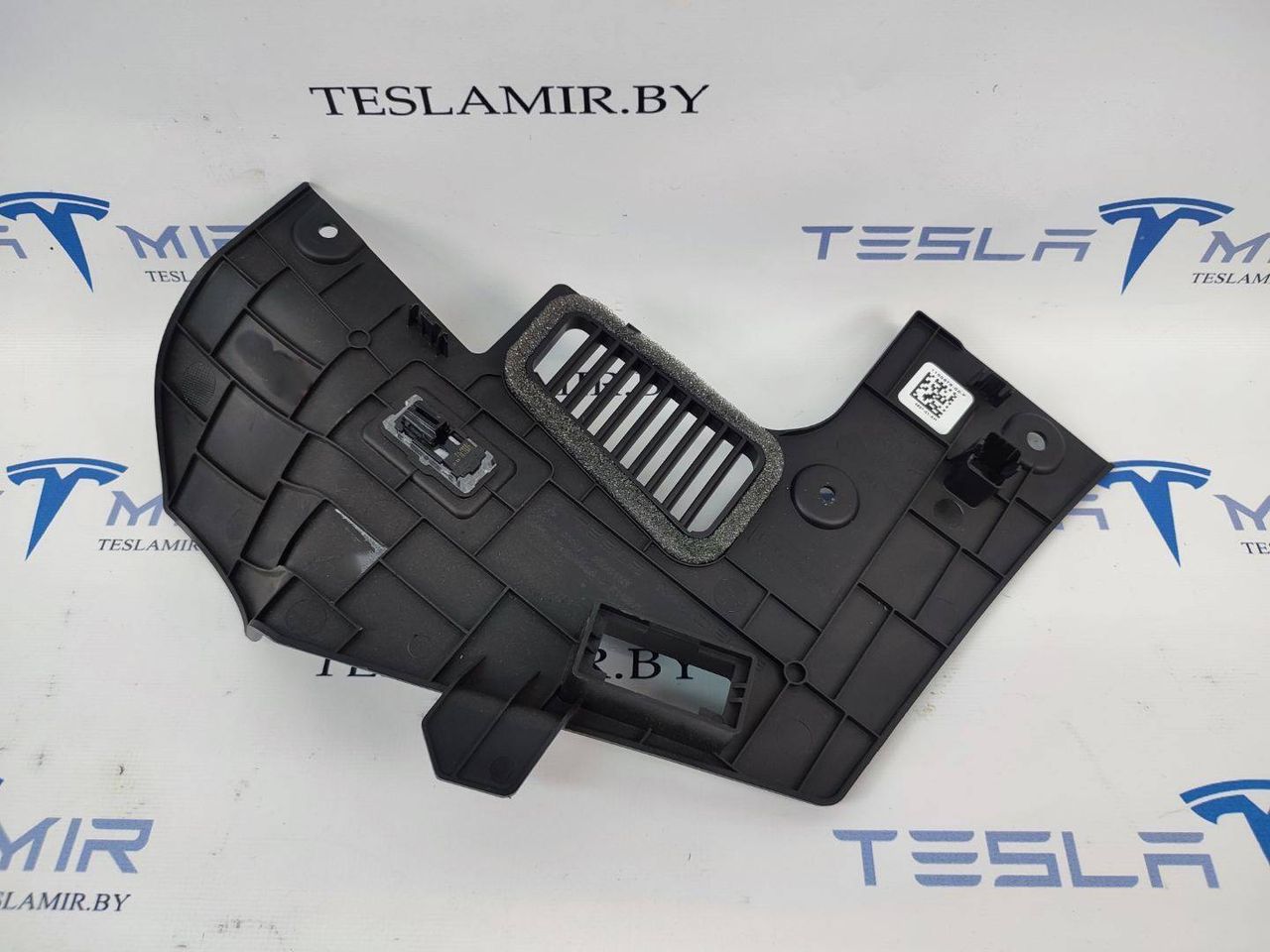 кожух (защита) рулевого механизма Tesla Model 3 1 поколение 2023, 1100579-00 - фото №1