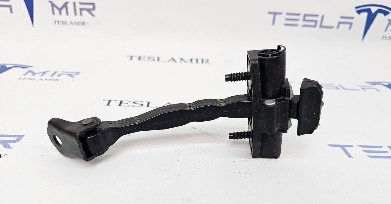 ограничитель открывания двери задней Tesla Model 3 1 поколение 2023, 1089509-00 - фото №1