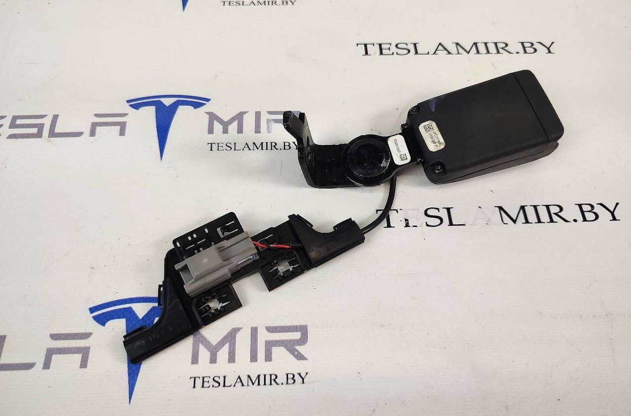 замок ремня безопасности Tesla Model 3 1 поколение 2020, 1085939-01 - фото №1