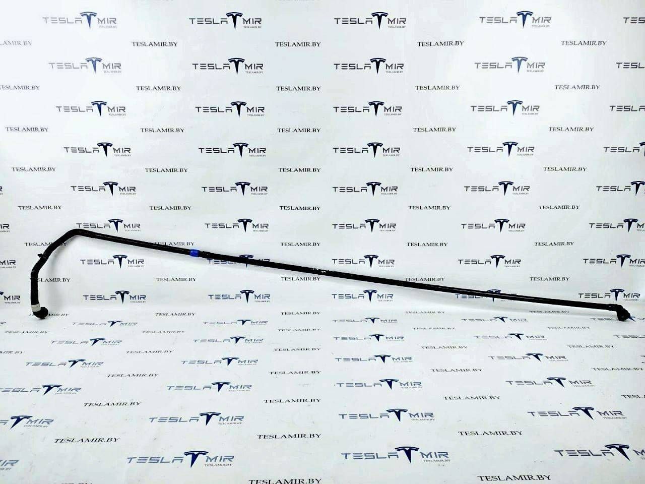 Патрубок системы охлаждения пластиковый Tesla Model 3 1 поколение 2023, 1530123-00 - фото №1