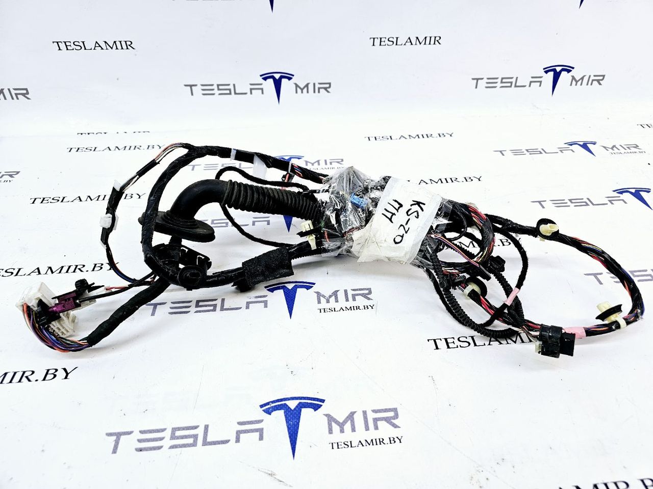 Электропроводка двери передняя правая Tesla Model 3 1 поколение 2019, 1067963-00 - фото №1