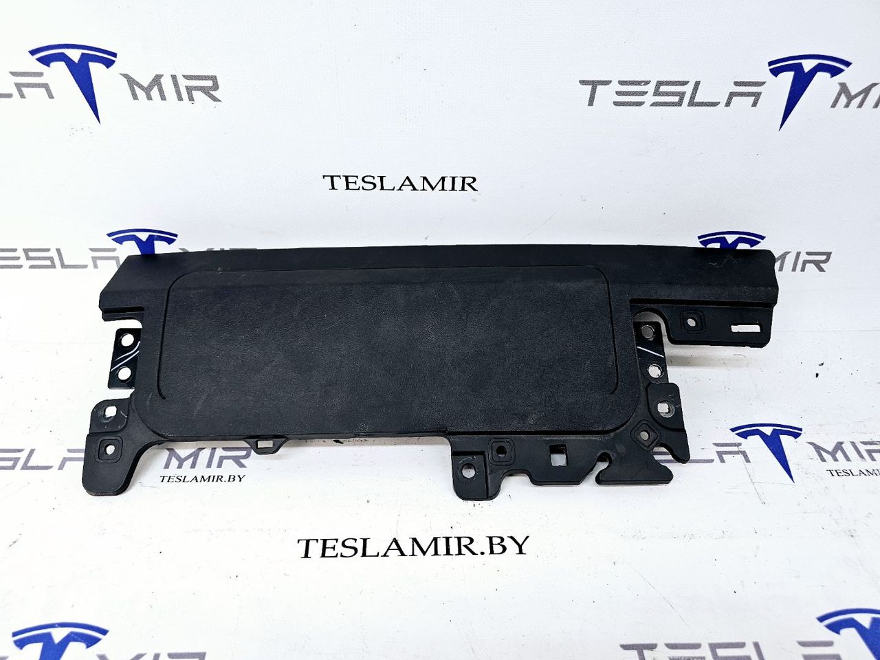 подушка безопасности коленная Tesla Model 3 1 поколение 2019, 1143753-00, 1077826-00, 1083350-00 - фото №1