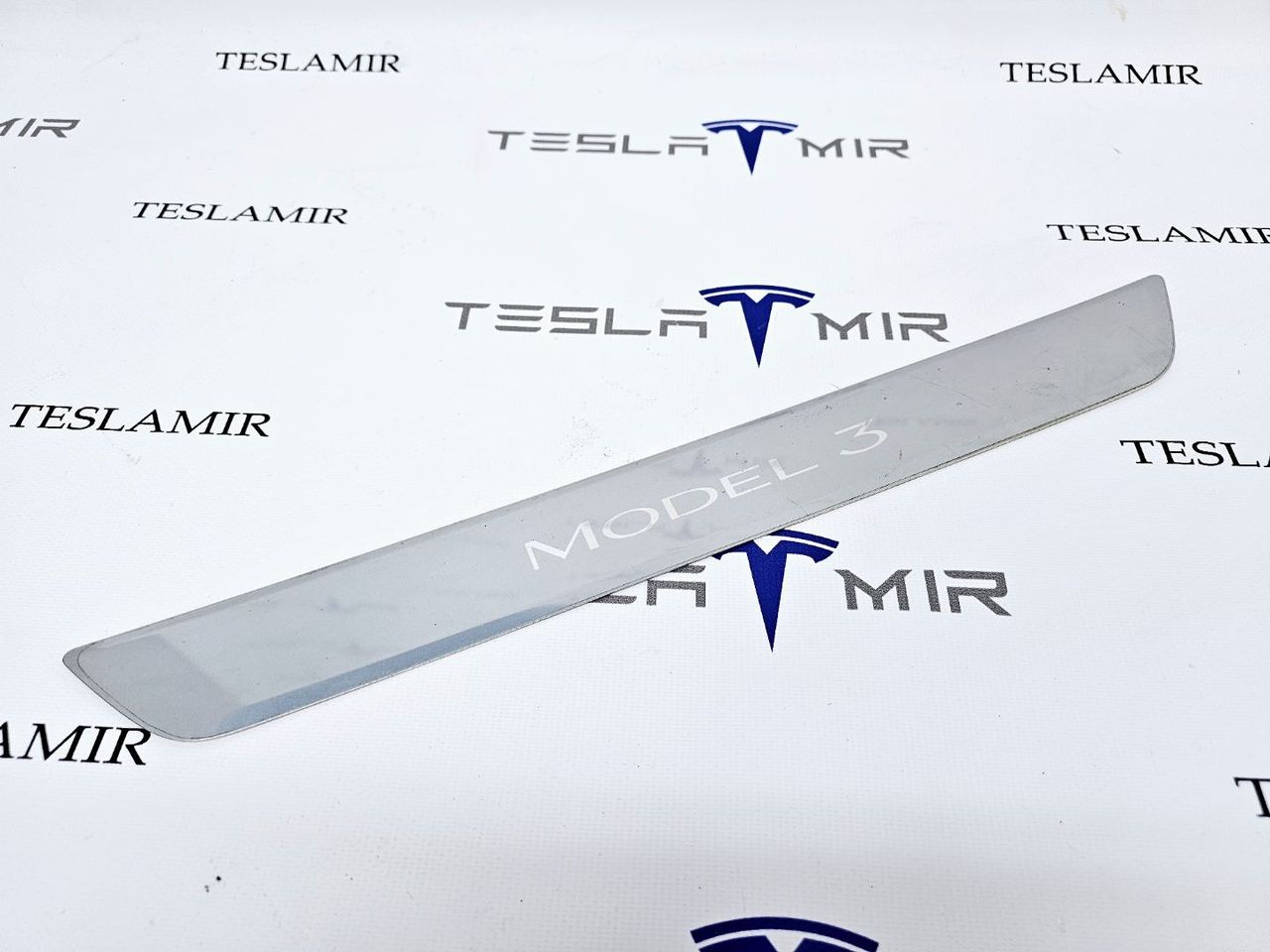 накладка на порог Tesla Model 3 1 поколение 2019, 1504763-00, 1090844-00 - фото №1