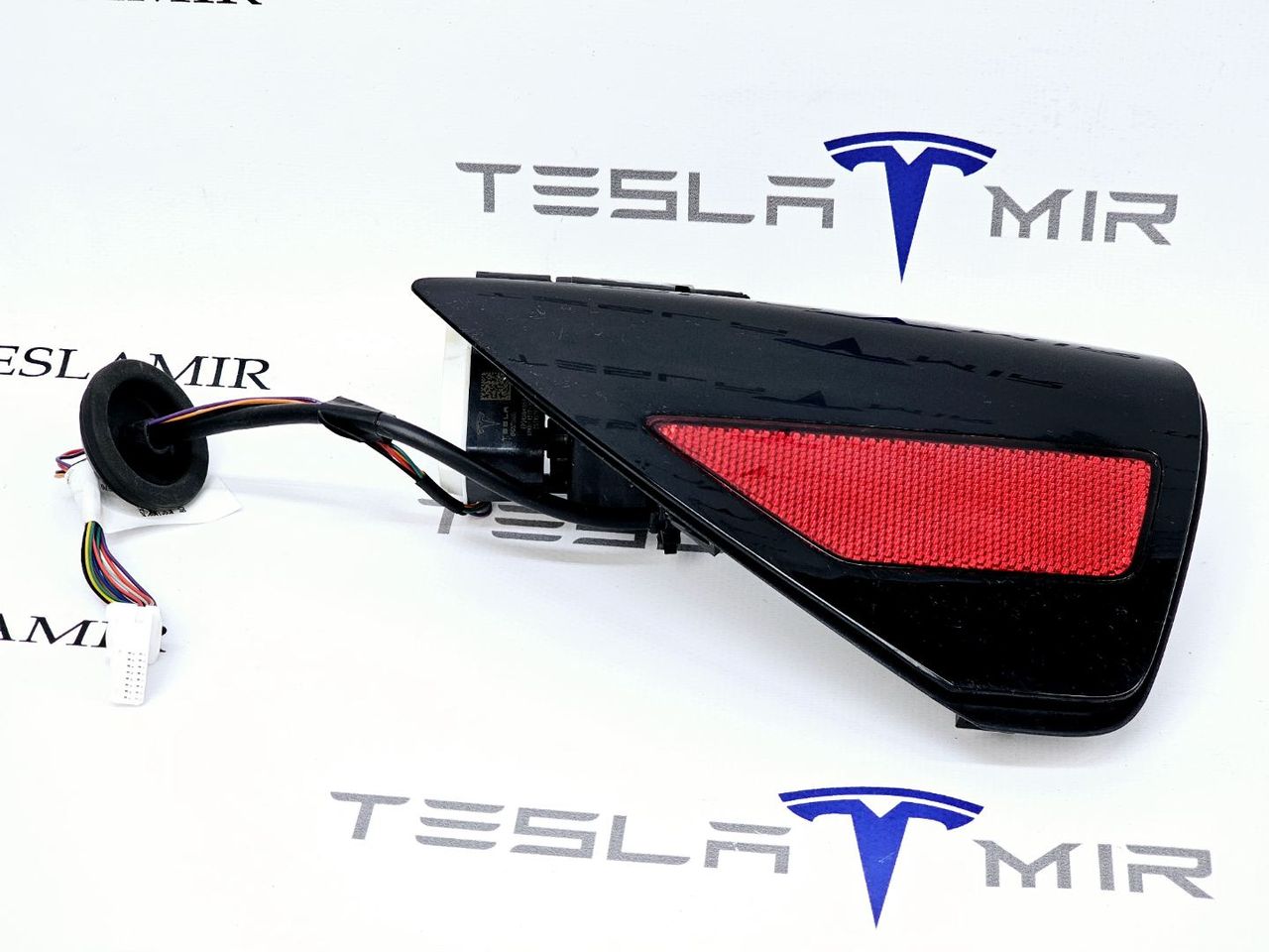 Люк порта зарядки с электроприводом в сборе Tesla Model 3 1 поколение 2019, 1084856-95, 1099953-00, 1084856-00, 1084854-00 - фото №1