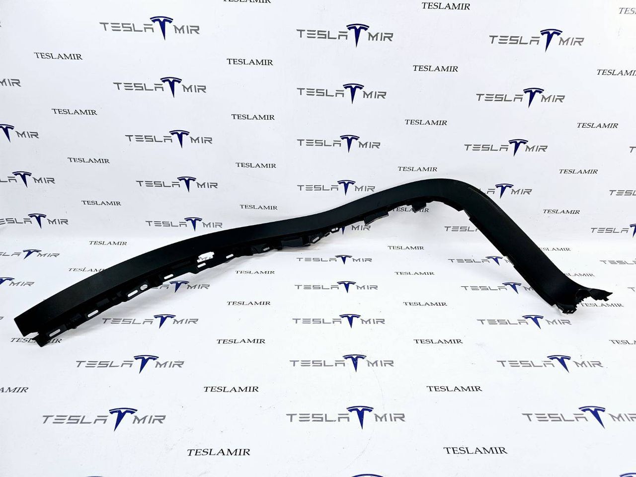 Накладка стойки С внутренняя правая нижняя Tesla Model X 1 поколение 2018, 1105129-00 - фото №1
