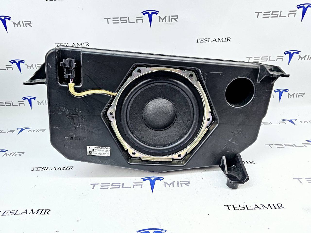 сабвуфер Tesla Model X 1 поколение 2018, 1050085-00 - фото №1