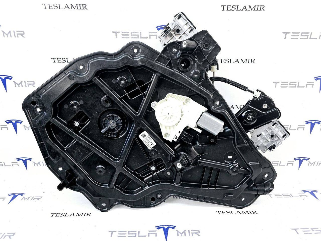 стеклоподъемник задний правый Tesla Model Y 1 поколение 2021, 1036762-00, 1495513-99, 1526807-00 - фото №1