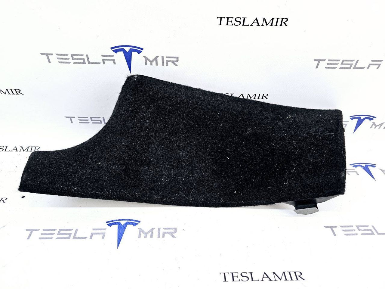 Накладка стойки С внутренняя левая нижняя Tesla Model Y 1 поколение 2022, 1622193-00, 1622195-00 - фото №1
