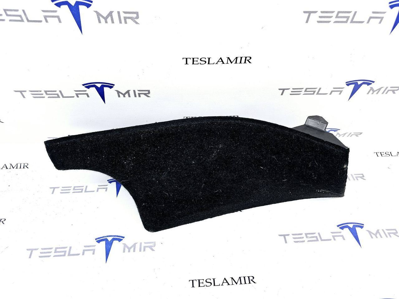 Накладка стойки С внутренняя правая нижняя Tesla Model Y 1 поколение 2022, 1622196-00, 1622194-00 - фото №1