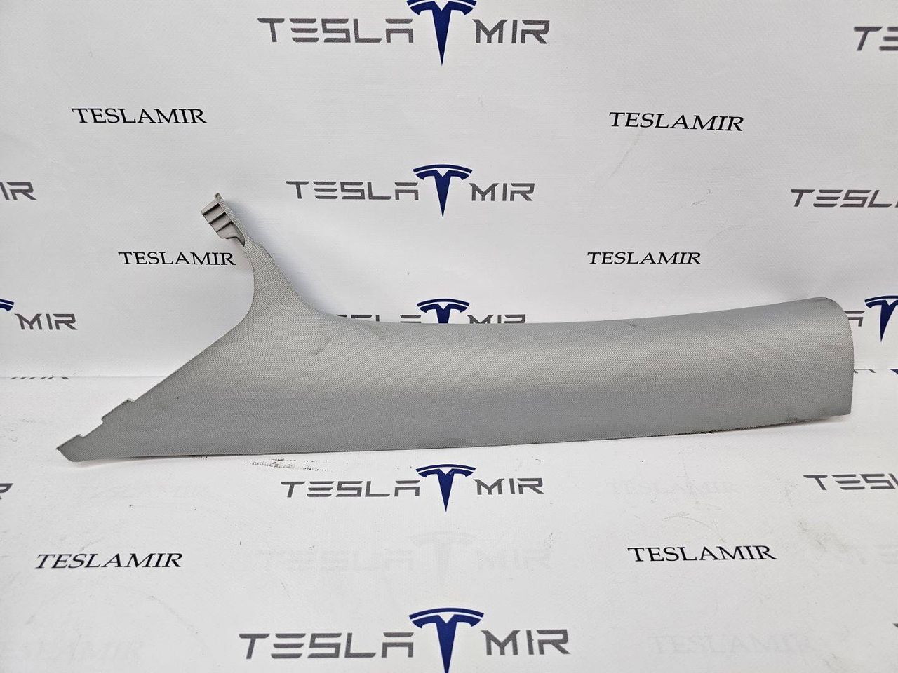 Накладка декоративная стойки А внутренняя левая верхняя Tesla Model Y 1 поколение 2021, 1494604-00 - фото №1