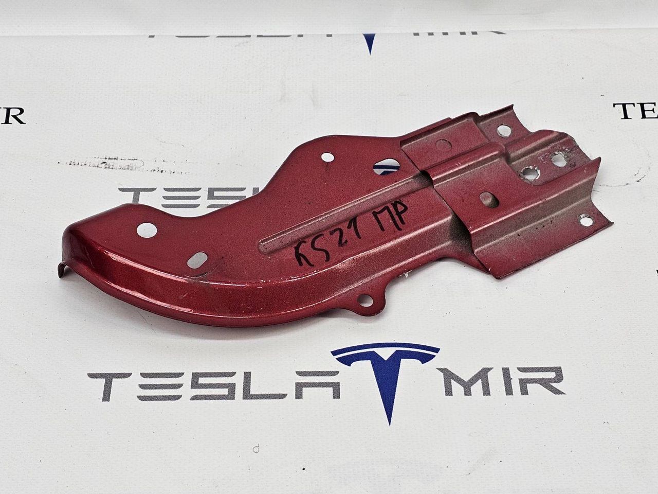 крепление ( кронштейн ) крыла Tesla Model 3 1 поколение 2022, 1092305-00 - фото №1