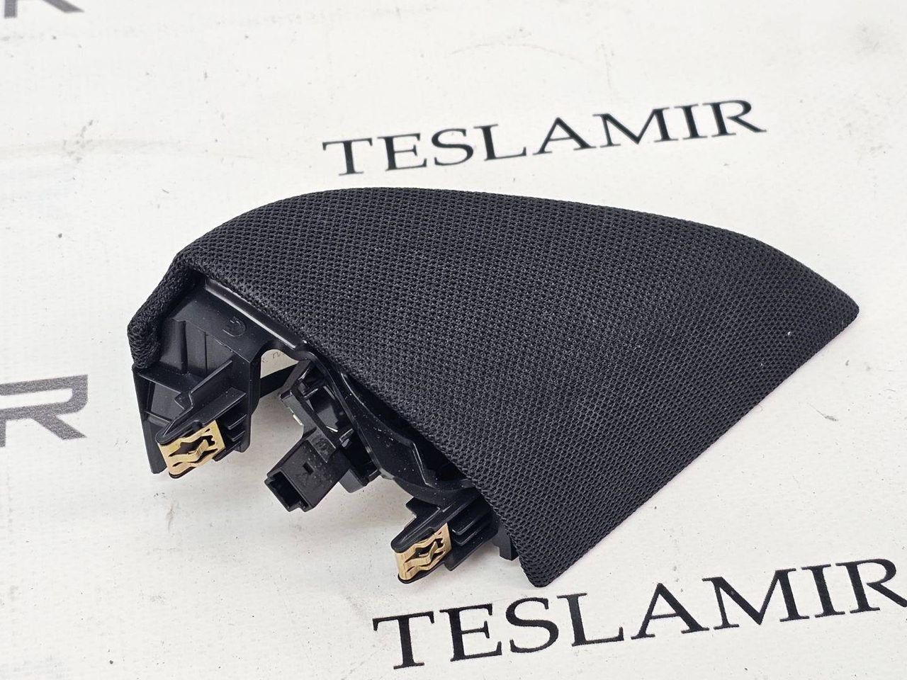 сетка на динамик Tesla Model 3 1 поколение 2022, 1095686-00, 1095688-00, 1784662-00 - фото №1