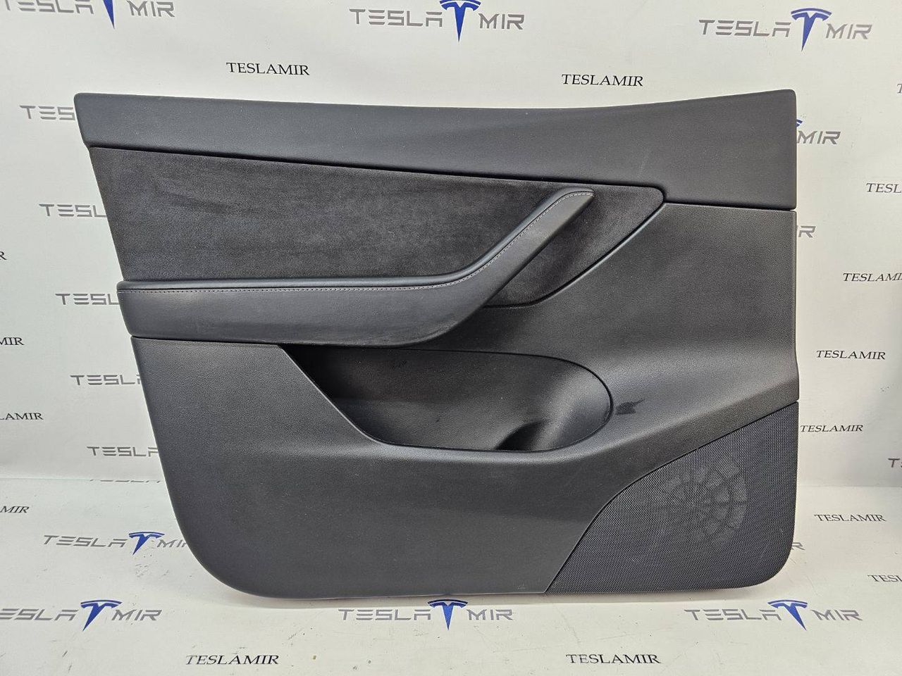 обшивка двери передняя левая Tesla Model Y 1 поколение 2022, 1497294-91 - фото №1