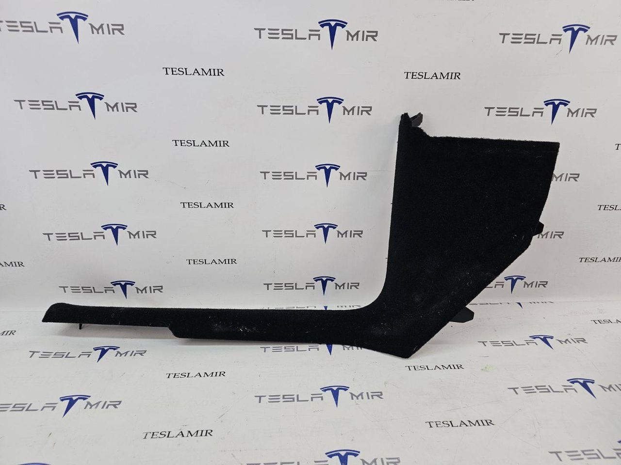 Накладка декоративная стойки А внутренняя левая нижняя Tesla Model Y 1 поколение 2022, 1622171-00 - фото №1