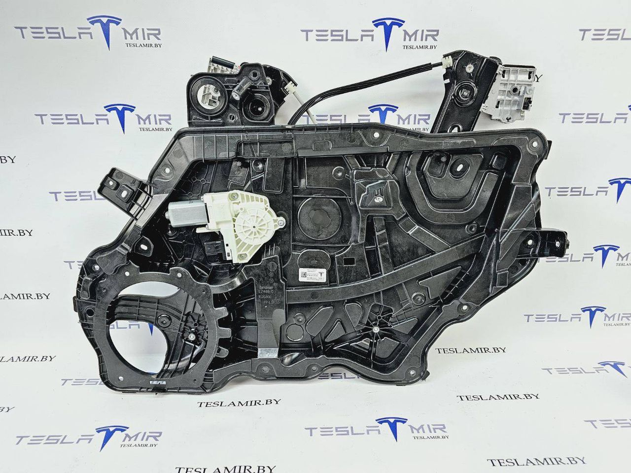 стеклоподъемник передний правый Tesla Model Y 1 поколение 2022, 1495509-00, 1526801-00 - фото №1