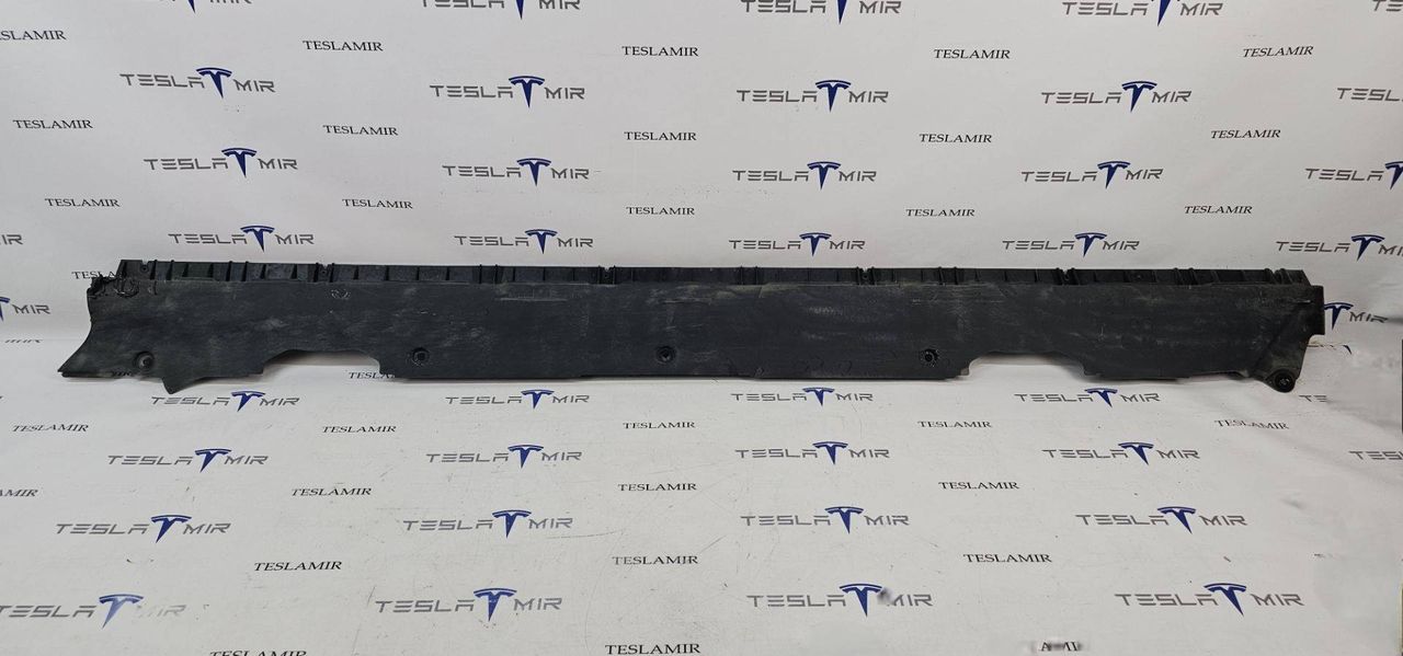 накладка на порог Tesla Model Y 1 поколение 2022, 1497745-00, 1625379-00, 1625353-00 - фото №1