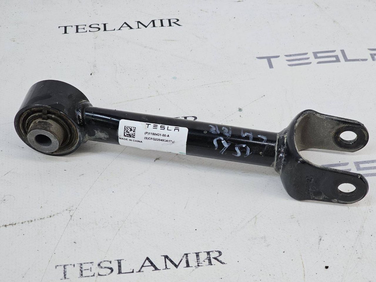Рычаг схождения задний поперечный Tesla Model Y 1 поколение 2022, 1044431-00, 1188431-00 - фото №1