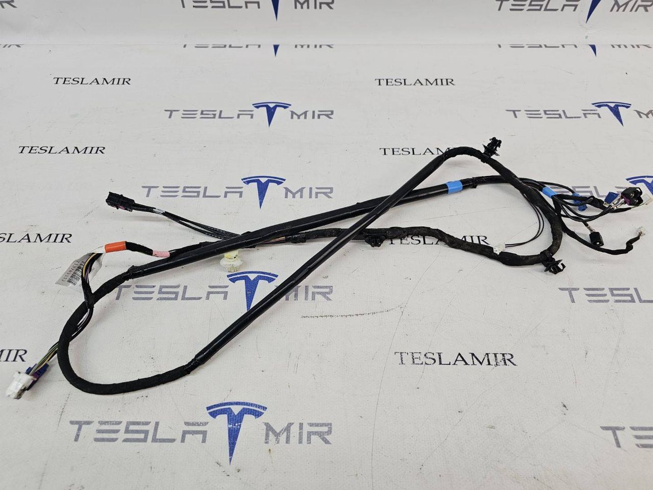 Электропроводка камеры и GPS модуля Tesla Model Y 1 поколение 2022, 1616691-00 - фото №1