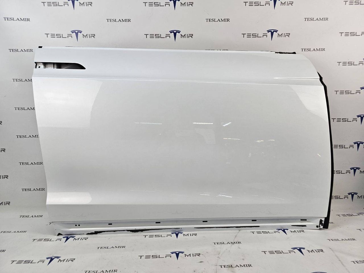 дверь передняя правая Tesla Model X 1 поколение 2018, 1069536-E0, 1009907-00, 1472045-00, 1581804-00 - фото №1