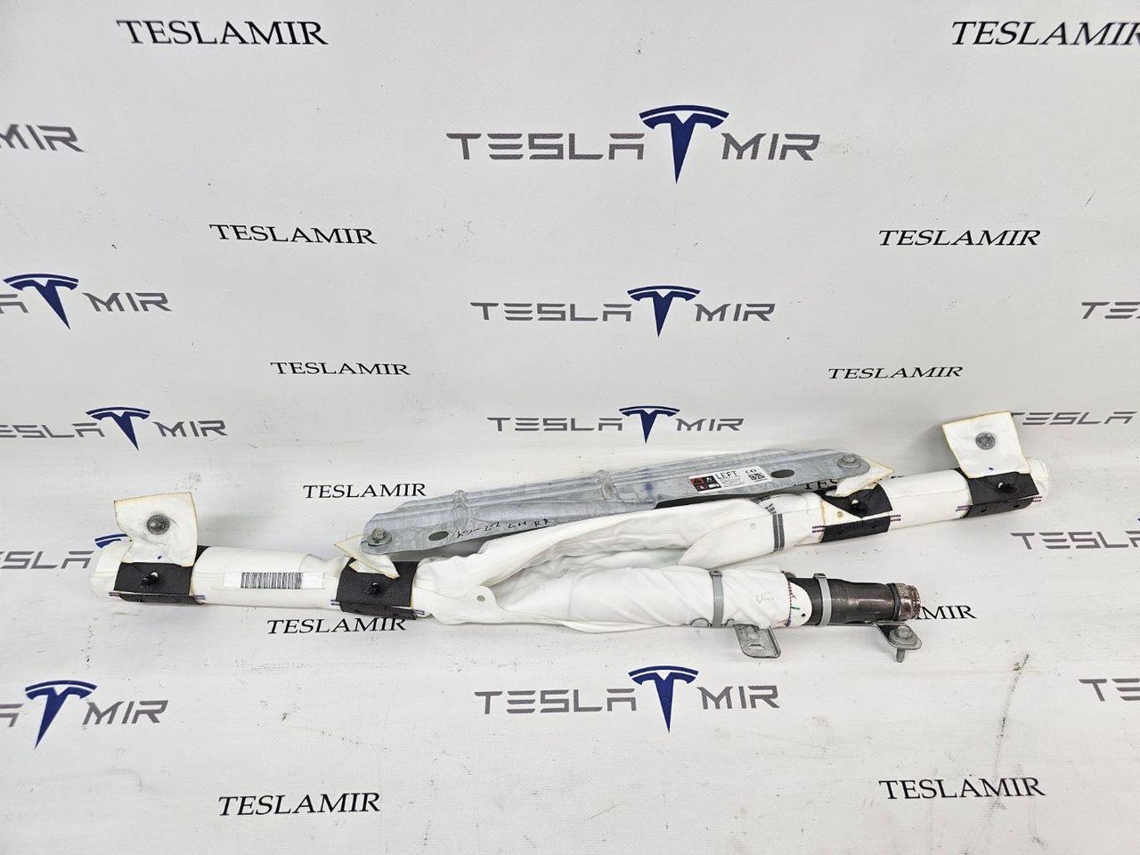 подушка безопасности боковая (шторка) Tesla Model X 1 поколение 2018, 1036757-00 - фото №1