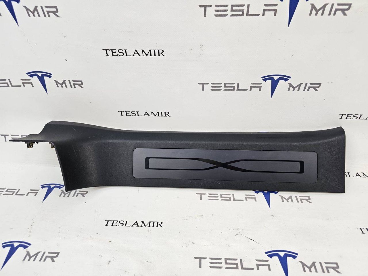 Накладка стойки B внутренняя левая нижняя Tesla Model X 1 поколение 2018, 1105145-00 - фото №1