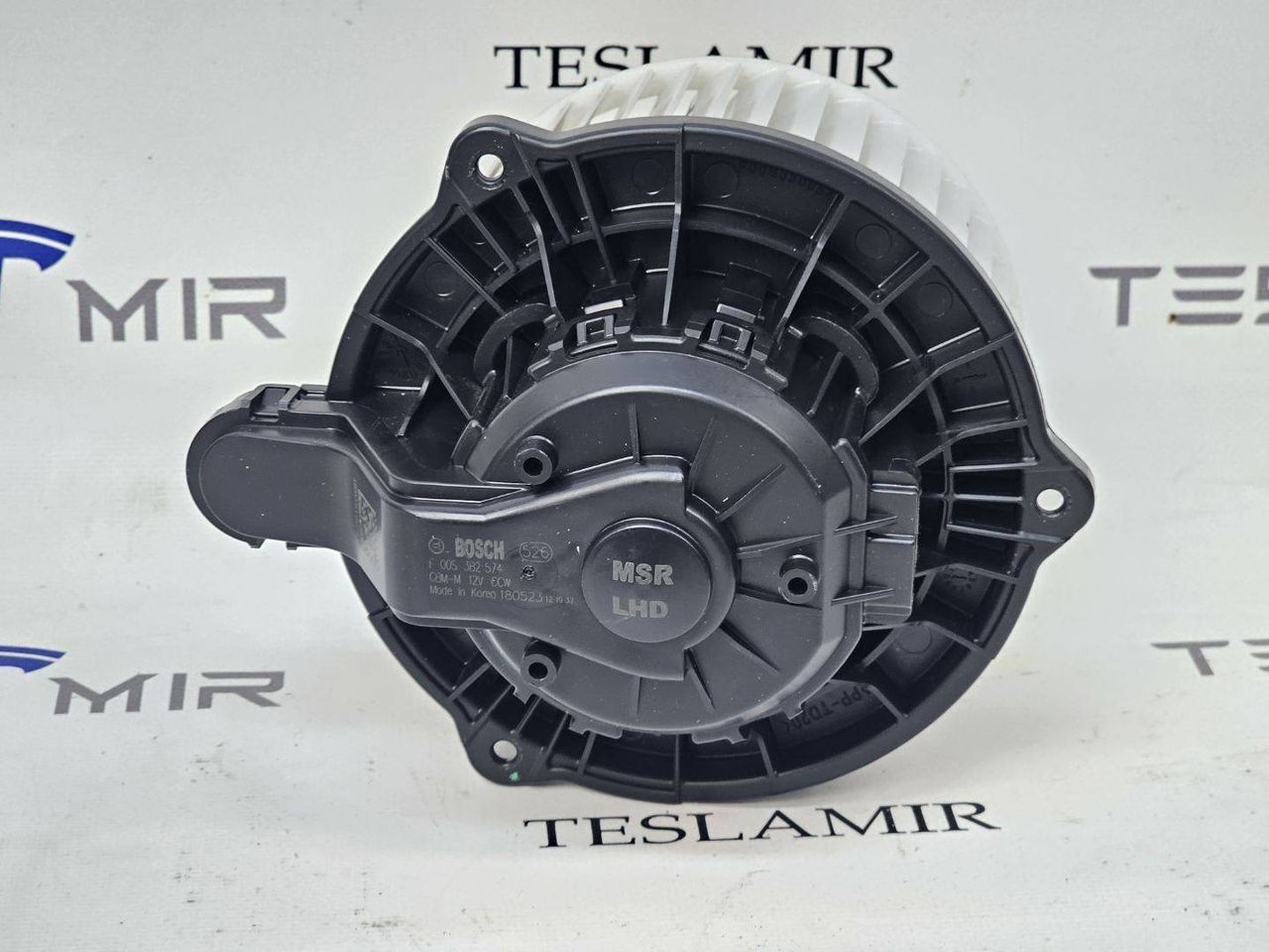 Вентилятор (моторчик) печки салона Tesla Model X 1 поколение 2018, 1051864-00 - фото №1