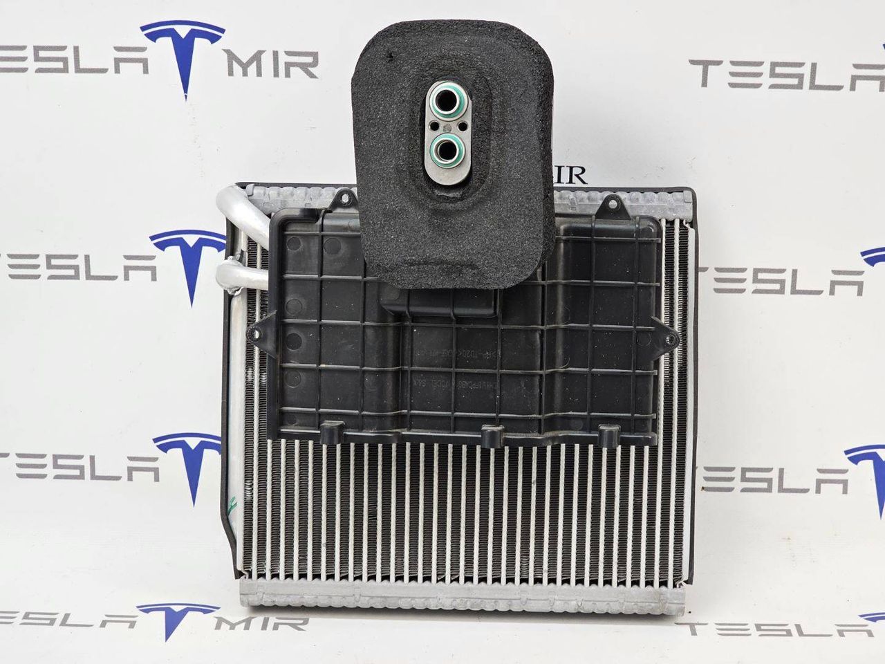 испаритель кондиционера Tesla Model X 1 поколение 2018, 1116135-00, 1039042-00, 6007601 - фото №1