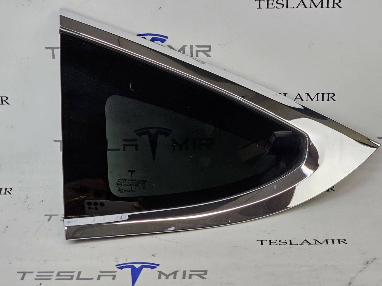 стекло кузовное боковое левое Tesla Model X 1 поколение 2018, 1034906-00 - фото №1