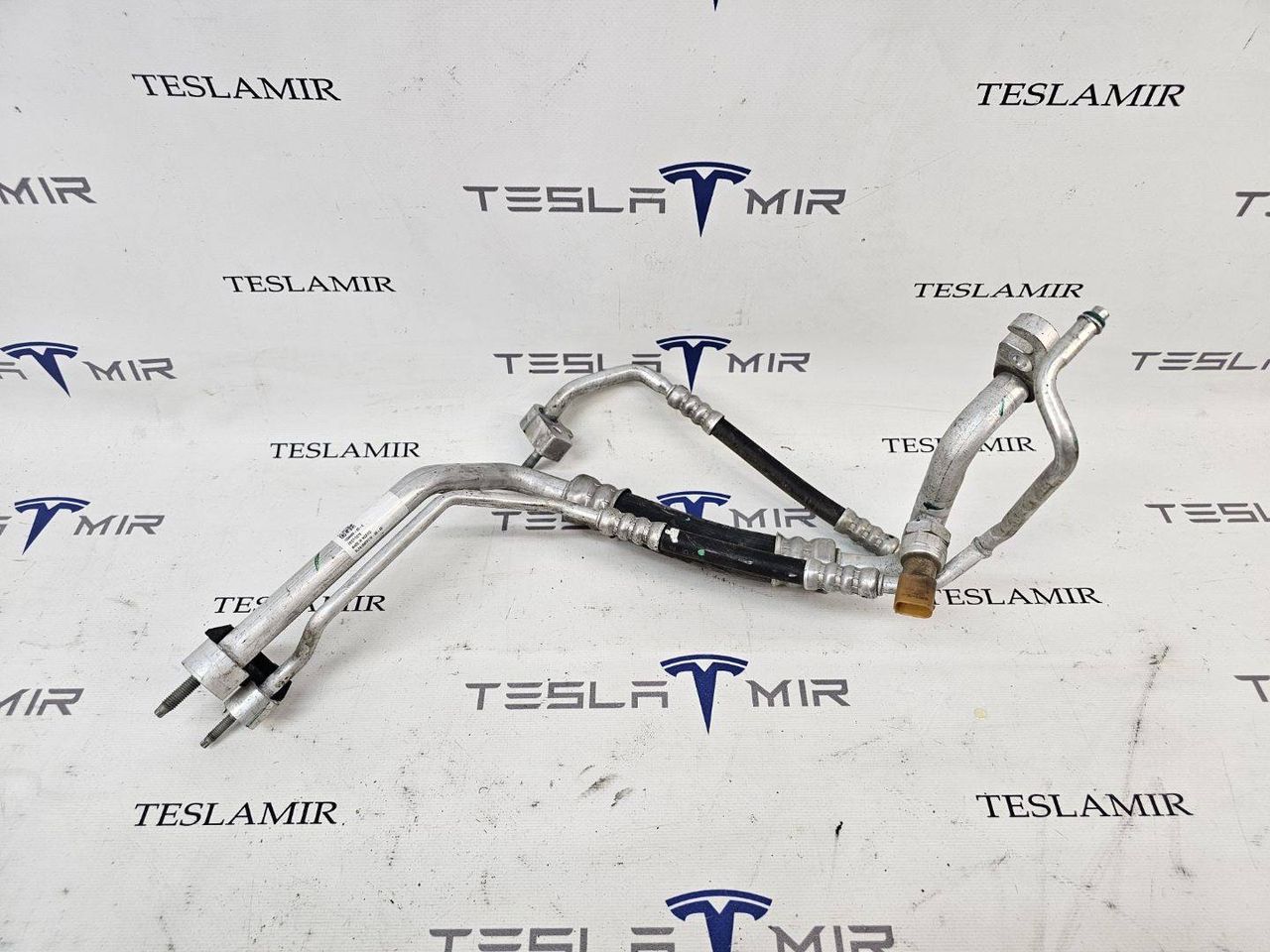 трубка кондиционера Tesla Model X 1 поколение 2018, 1054664-00 - фото №1