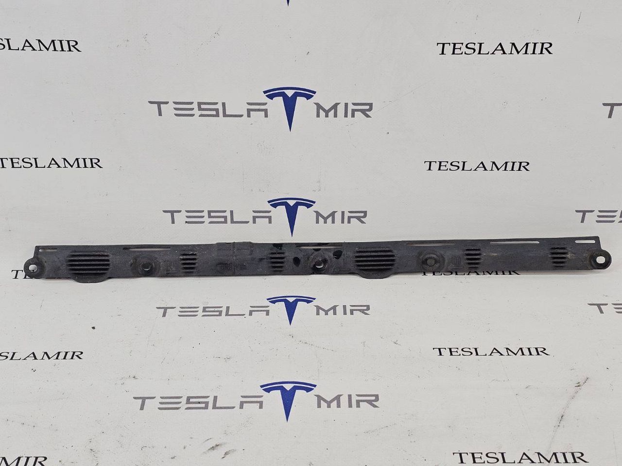 Накладка батареи высоковольтной боковая средняя Tesla Model X 1 поколение 2018, 1032385-00 - фото №1