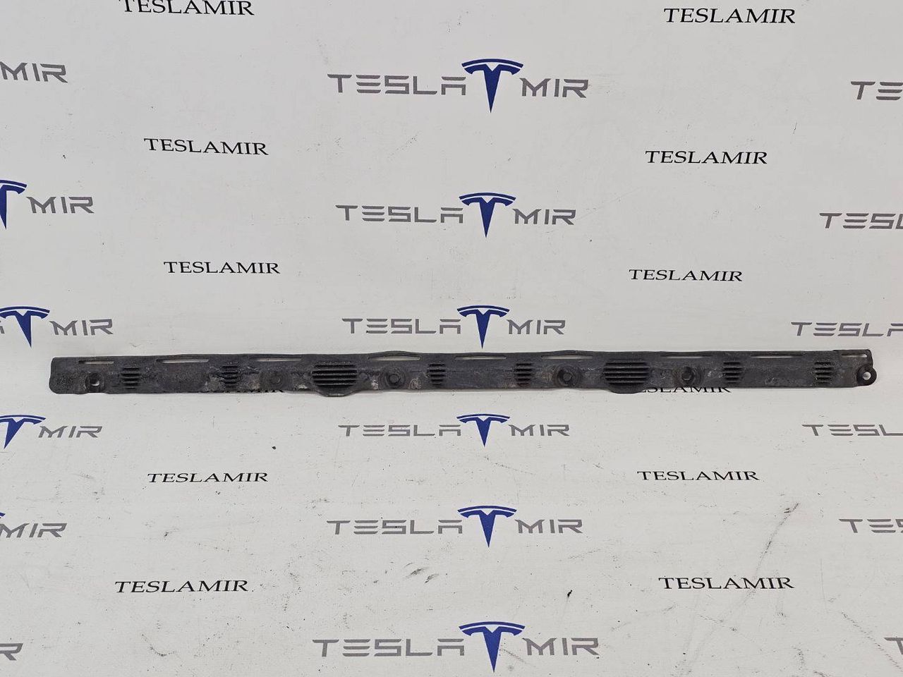 Накладка батареи высоковольтной боковая задняя Tesla Model X 1 поколение 2018, 1032386-00 - фото №1