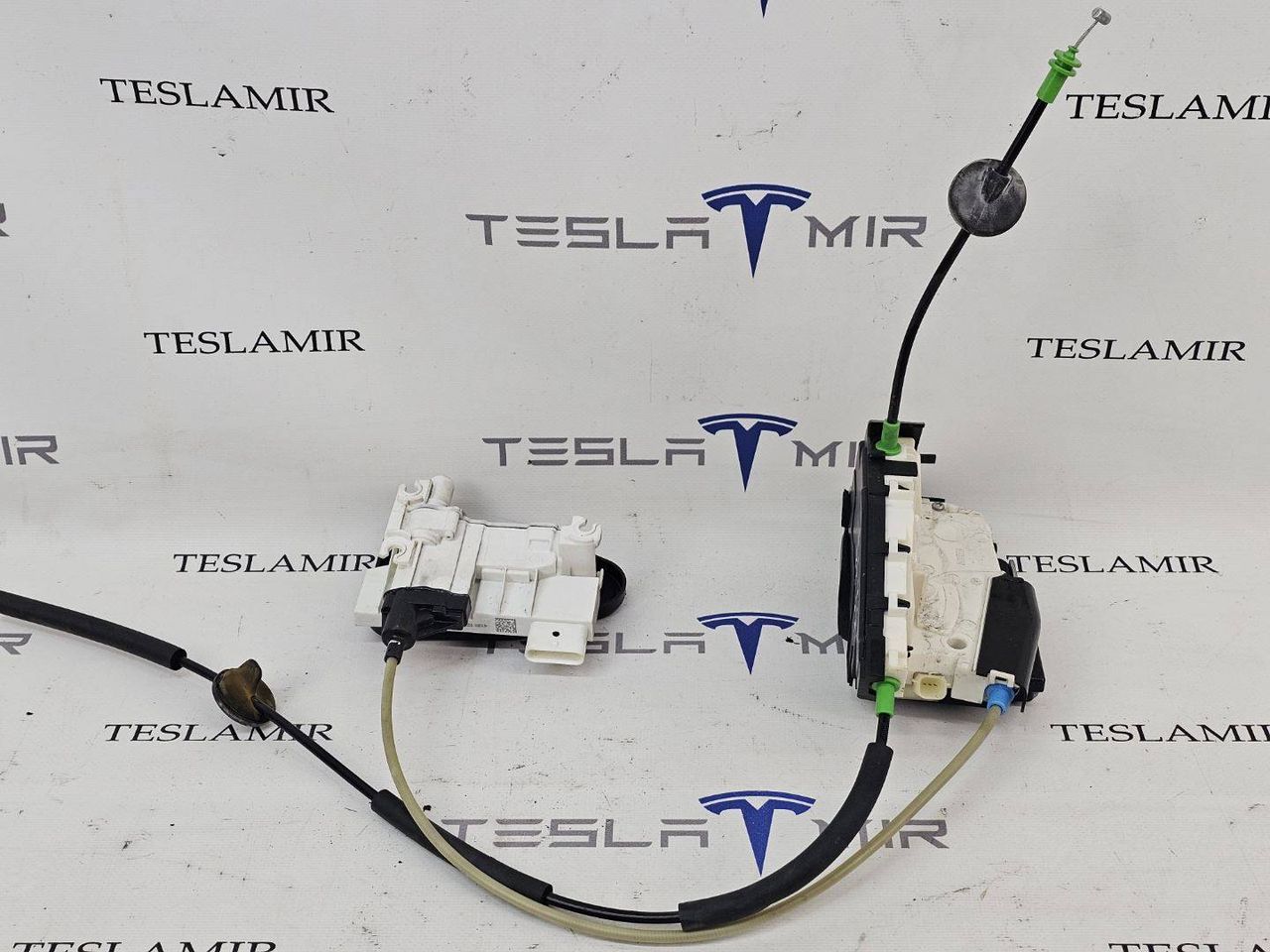 замок двери передней левой Tesla Model X 1 поколение 2018, 1112063-00 - фото №1