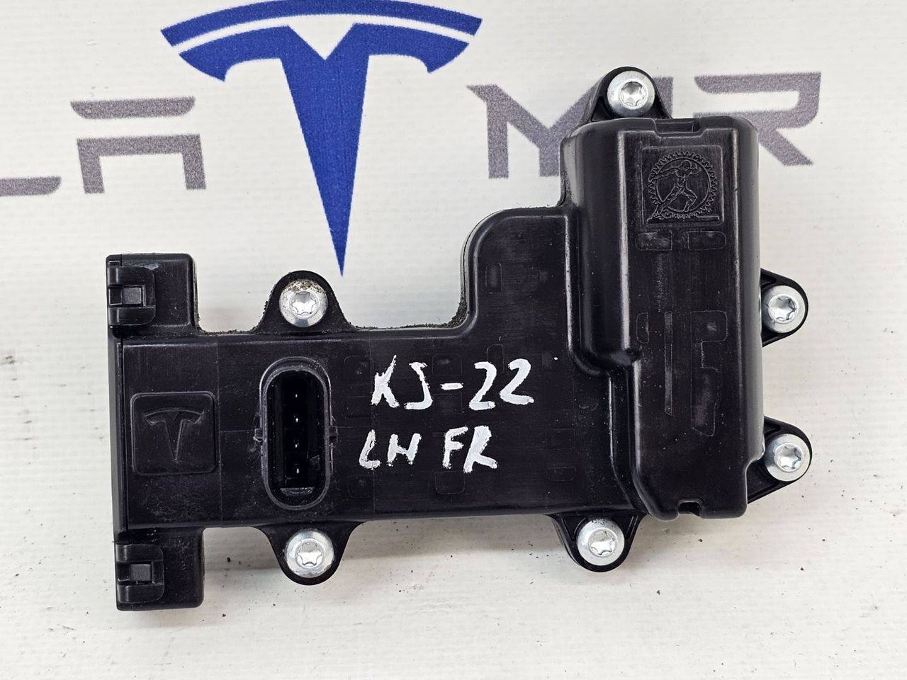 электропривод двери передней левой Tesla Model X 1 поколение 2018, 1045353-00 - фото №1