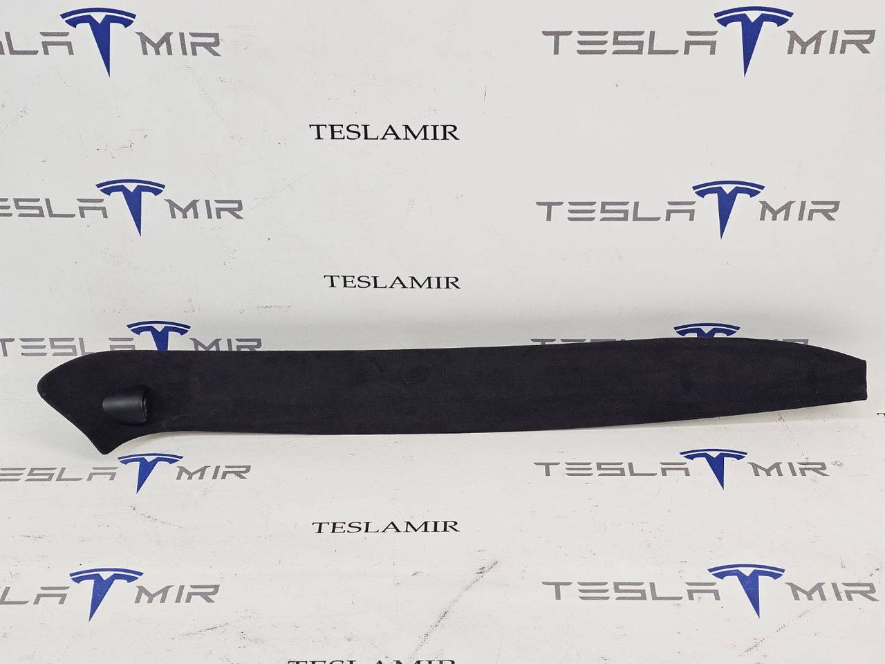 Накладка декоративная стойки А внутренняя правая верхняя Tesla Model X 1 поколение 2018, 1050294-00 - фото №1
