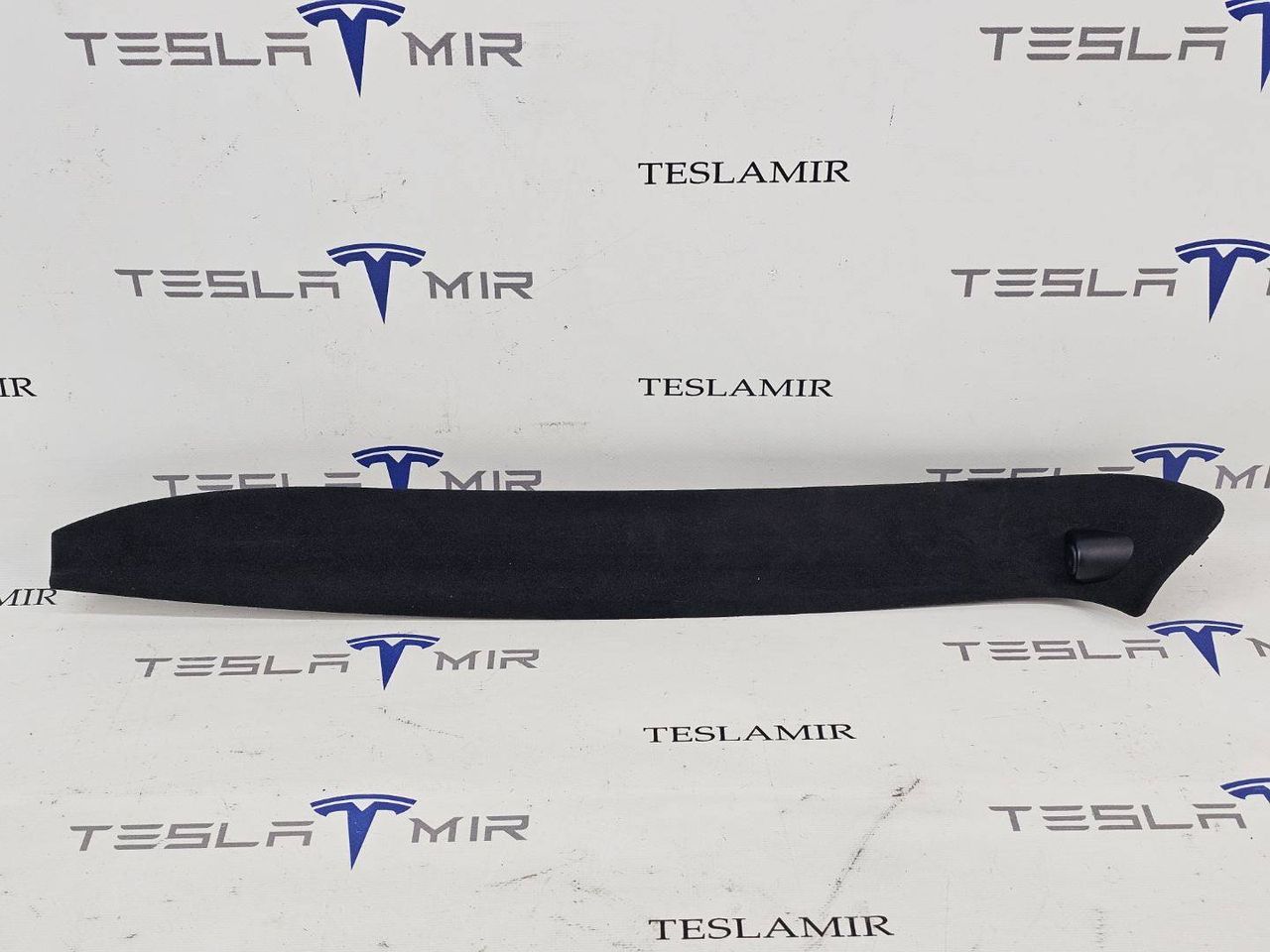 Накладка декоративная стойки А внутренняя левая верхняя Tesla Model X 1 поколение 2018, 1050286-06 - фото №1