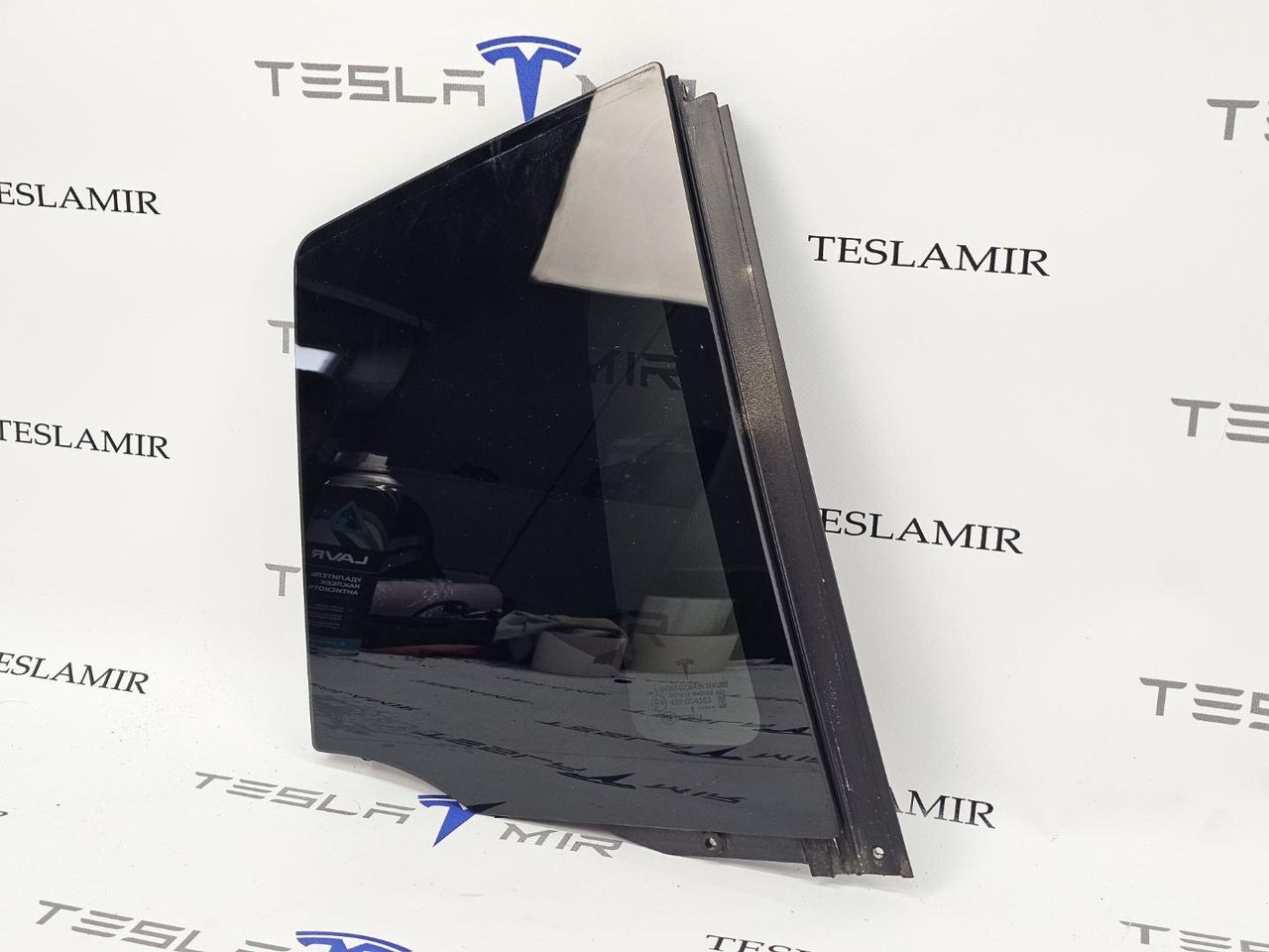 Форточка (стекло треугольник) двери задняя правая Tesla Model X 1 поколение 2018, 1055274-00 - фото №1